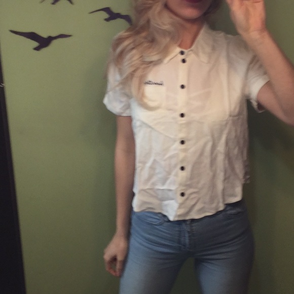 Heart breaker button short sleeve top - Picture 2 of 8